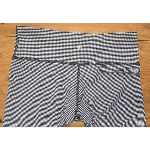 Women's Lululemon Leggings, Size 6, White & Blue Gingham - Picture 5 of 9